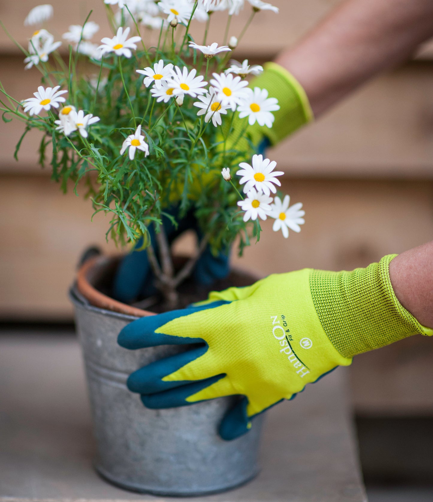 HandsOn™ Gardening Gloves